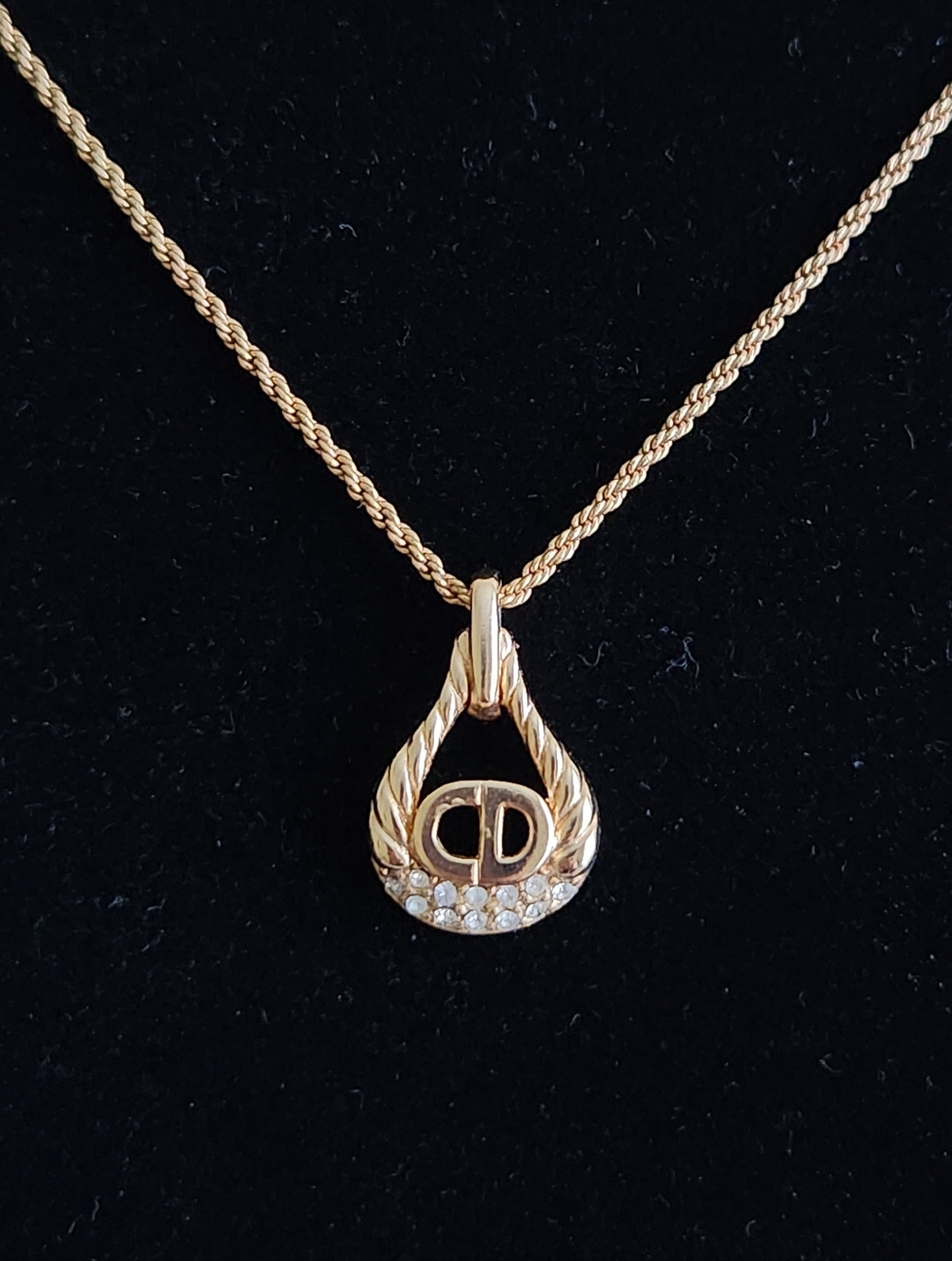 Christian Dior CD Logo Gold Plated Teardrop Pendant Necklace Crystal Accents - Picture 3 of 6